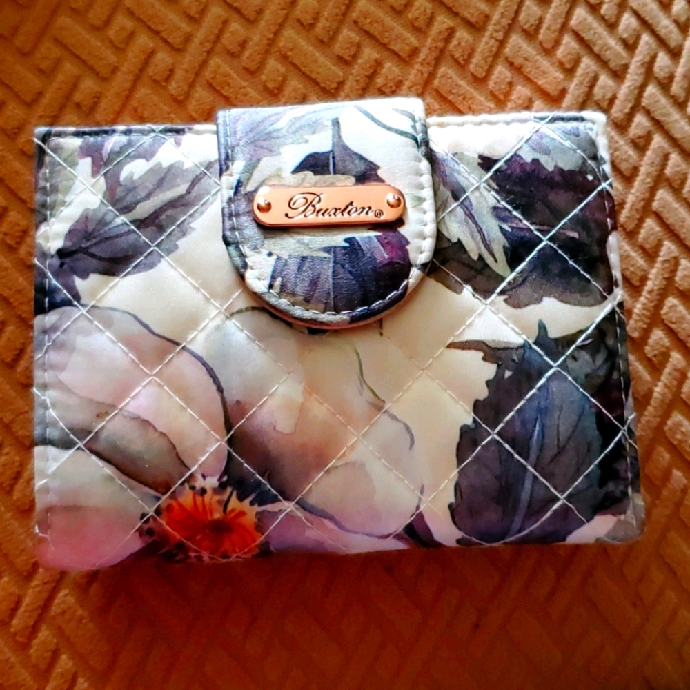 Buxton beautiful wallet